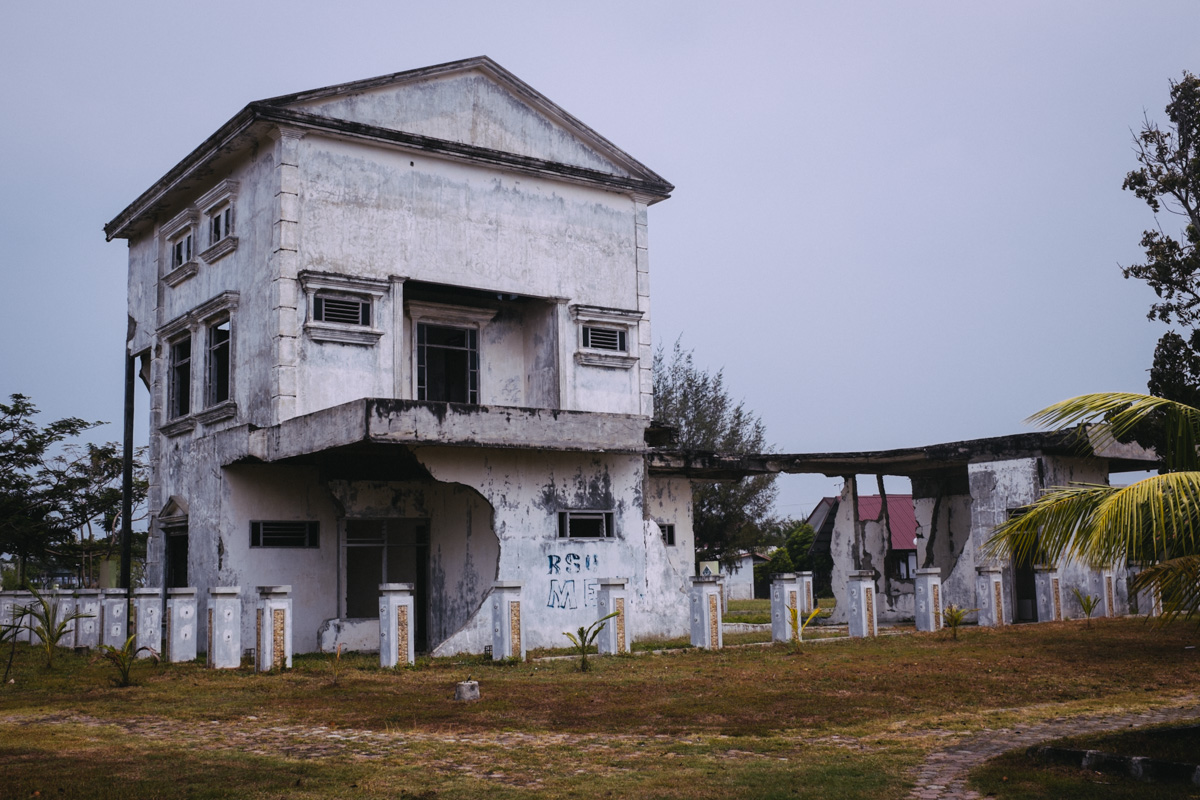 Hospital destroyed by tsunami, now a mass grave...