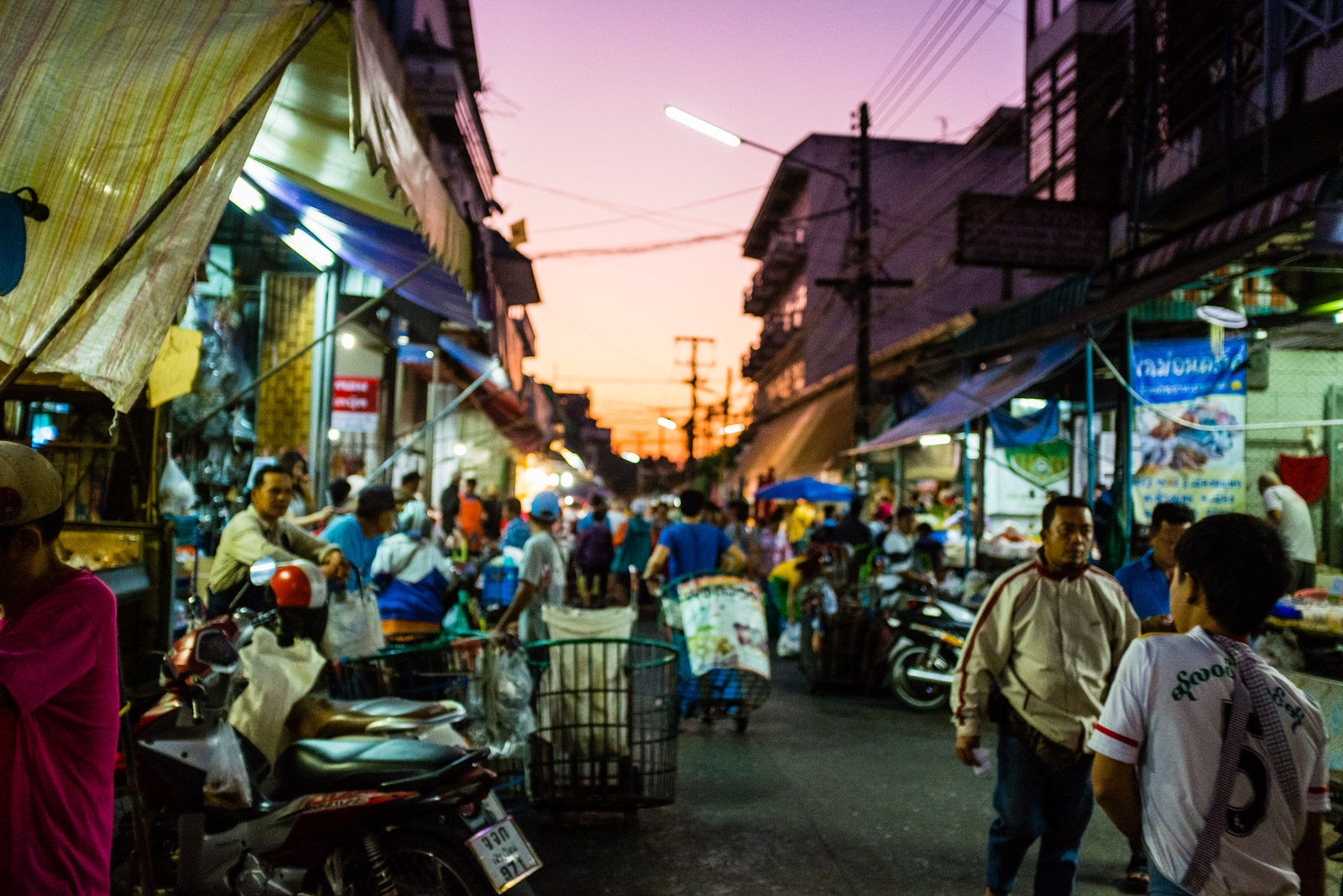 5AM Muang Mai Market