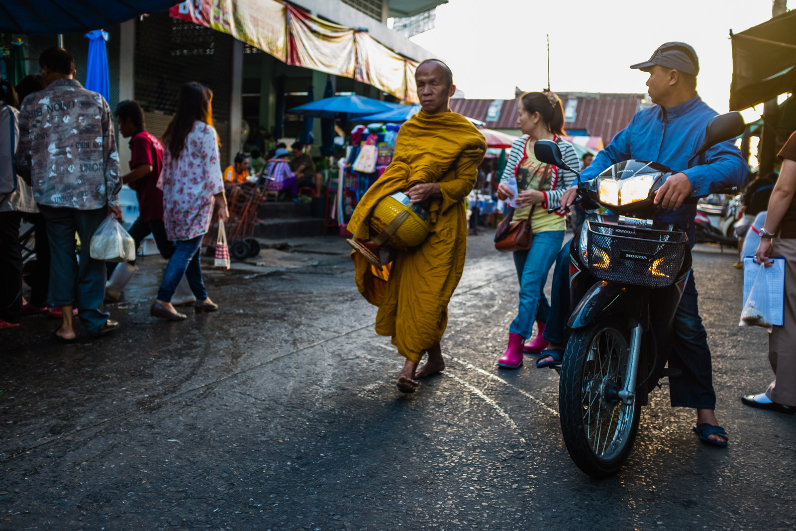 5AM Muang Mai Market